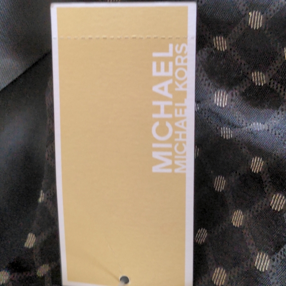 Short dress - Picture 3 of 4